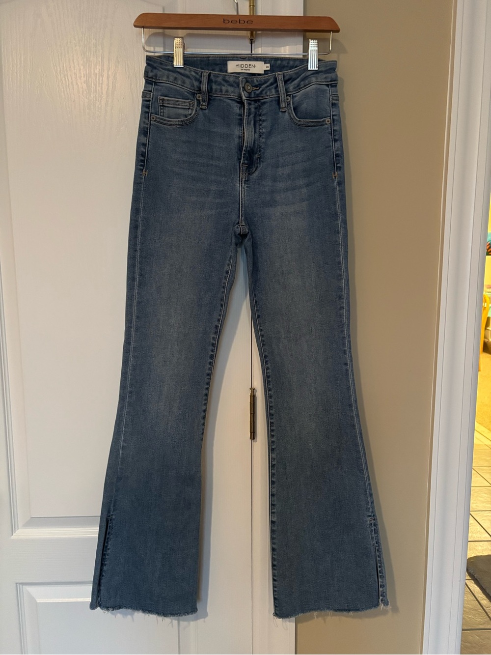 Hidden Jeans Side Slit Mid Rise Boot Cut - light Blue wash